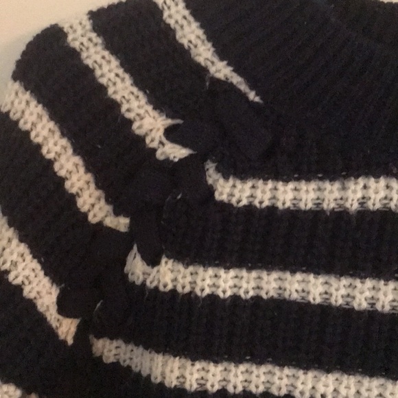Size X-Small blue and white sweater - Picture 2 of 3